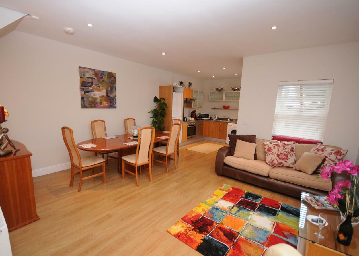 5 College Crescent Apartment Galway Exterior photo