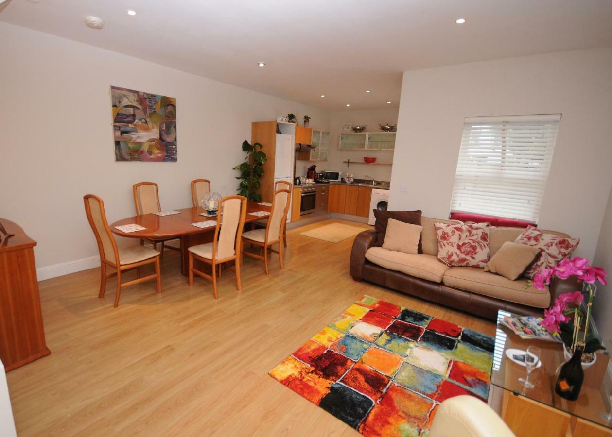 5 College Crescent Apartment Galway Exterior photo