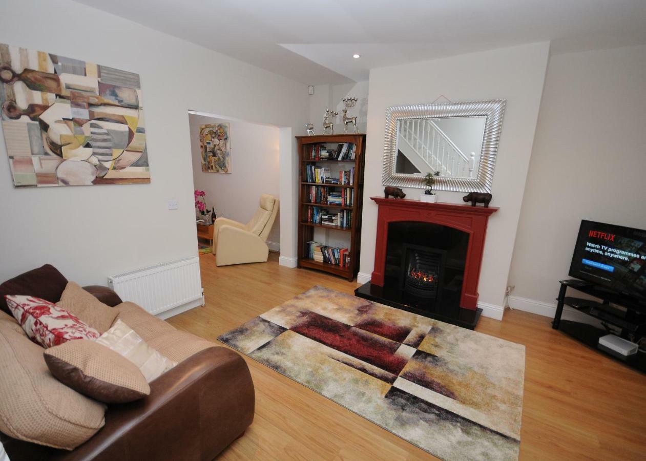 5 College Crescent Apartment Galway Exterior photo
